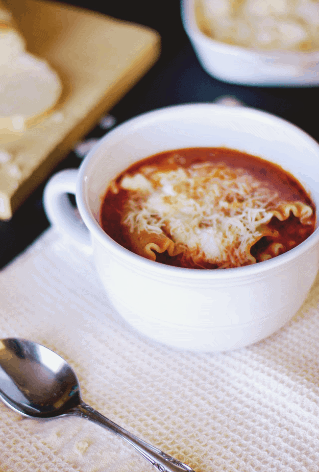 Tasty Lasagna Soup | homemade soup recipes, lasagna recipe ideas, easy soup recipes, how to make lasagna soup, fall soup recipes, cool weather recipes || The Butter Half via @thebutterhalf