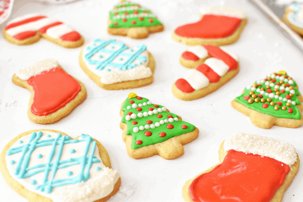 How to Make Holiday Sugar Cookies with Royal Icing | homemade royal icing, holiday sugar cookies, christmas cookie icing, royal icing recipe, holiday cookie decorating, homemade christmas cookies || The Butter Half via @thebutterhalf #royalicing #christmascookies #homemadecookies
