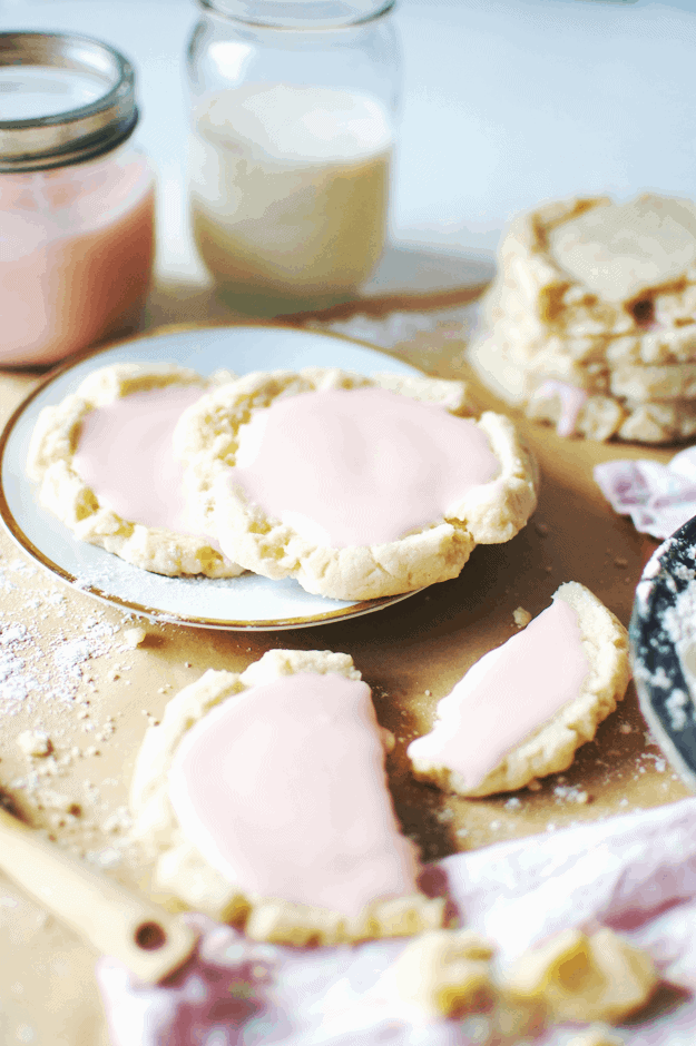 The Best Copycat Swig Sugar Cookies | More often than not, I get a hankering for one of the life-changing Swig sugar cookies. Fortunately for all parties involved, these Swig sugar cookies are a bonafide copycat—the look, the taste, the feel. || The Butter Half #swigcookies #copycatrecipe #cookierecipe #thebutterhalf