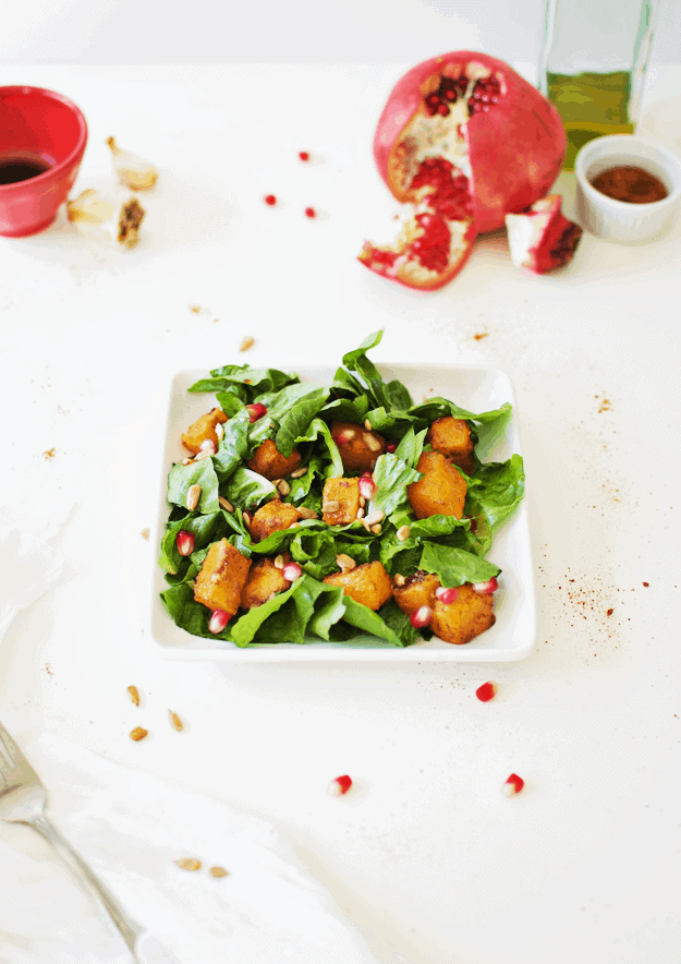 Roasted Butternut Squash Salad With Maple Vinaigrette | healthy salad recipes, homemade vinaigrette recipe, homemade salad dressings, butternut squash recipes, fall salad recipes, easy salad recipes, recipes using butternut squash, fall squash recipes || The Butter Half #butternutsquash #saladrecipe #fallsaladrecipe #thebutterhalf