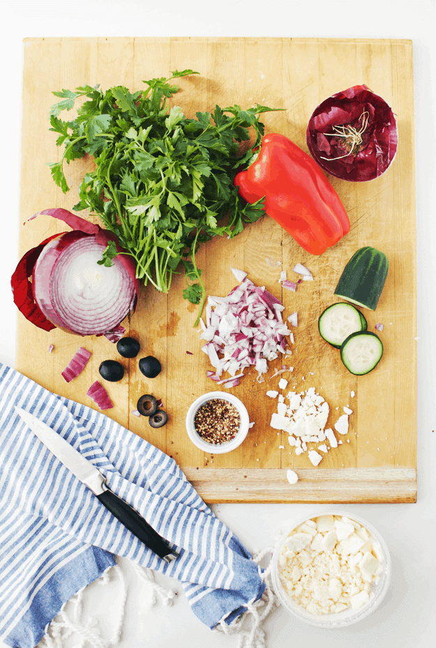 Mediterranean Quinoa Salad | homemade salad recipes, recipes using fresh quinoa, quinoa salad recipes, healthy salad recipes, healthy lunch recipes, mediterranean inspired recipes, healthy dinner recipes, easy recipe ideas || The Butter Half #quinoarecipes #instantpotrecipes #saladrecipes #thebutterhalf
