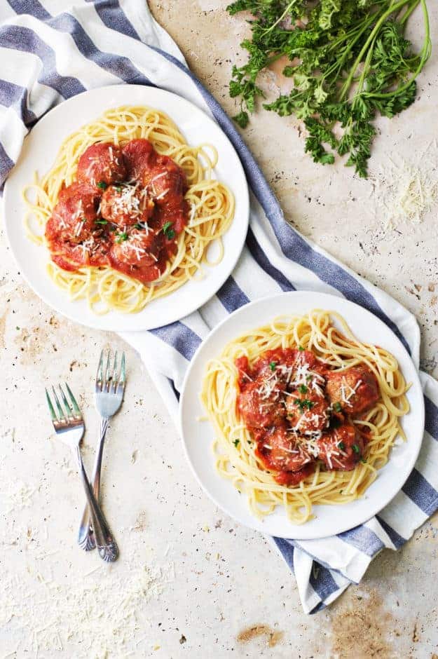 How to Make Classic Spaghetti and Meatballs | classic italian recipes, classic italian meatballs, classic spaghetti recipes, how to make spaghetti and meatballs, easy dinner recipes, family friendly dinner recipes, how to make homemade meatballs, meatball recipes #spaghettiandmeatballs #homemademeatballs #familyfriendlydinner || The Butter Half via @thebutterhalf