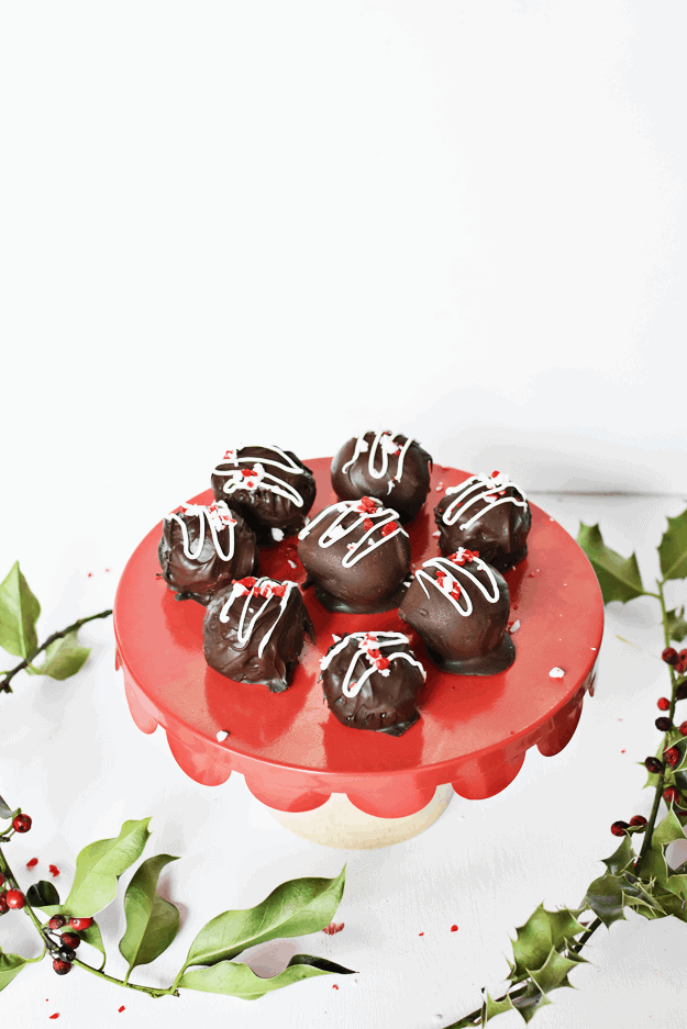 These Vegan Peppermint Truffles are a healthy treat with no refined sugars. These treats are perfect for your holiday gatherings this year! || The Butter Half #vegandesserts #vegantruffles #pepperminttruffles #thebutterhalf