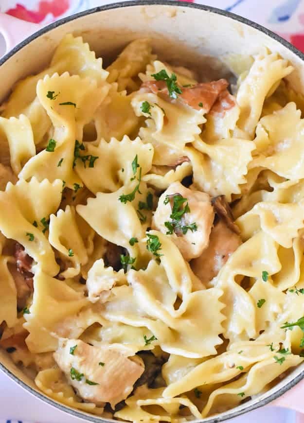 The Best Creamy One Pot Chicken Marsala Pasta - add this to your list of go-to quick dinner recipes. It takes under 30 minutes to make! || The Butter Half #quickdinner #easyrecipe #onepotmeal #chickenrecipes #thebutterhalf