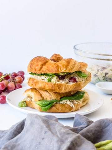 Easy and Healthy Chicken Salad Sandwich Recipe | chicken salad sandwich no mayo, chicken salad with grapes, healthy lunch ideas, quick lunch ideas, how to make chicken salad, easy lunch ideas for work, easy lunch ideas, no cook meals, summer recipes dinner, harvest snaps | The Butter Half