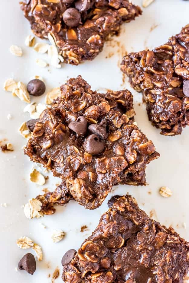 Easy No-Bake Cookies with Chocolate Chips and Peanut Butter