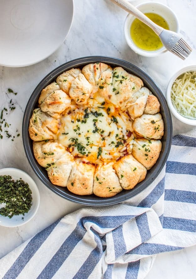 Cheesy Baked Pizza Dip Appetizer