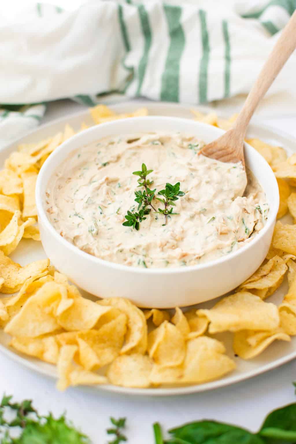 High in protein, gluten free, and only 2 ingredients, this Easy + Healthy French Onion Dip is the perfect appetizer. || The Butter Half #appetizerrecipes #easyappetizer #frenchoniondip